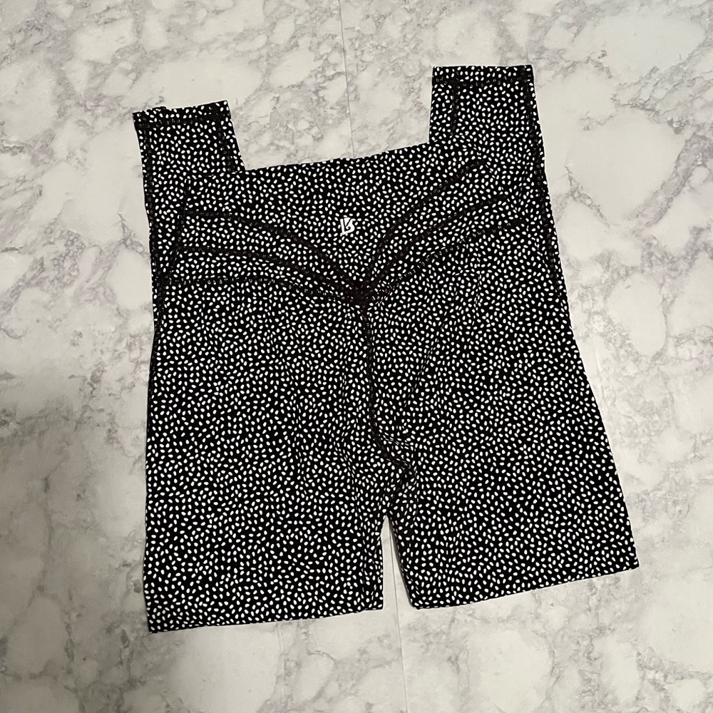 Buffbunny- Legacy Legging -
Black Bossy Print - M